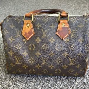 Louis Vuitton Speedy bag